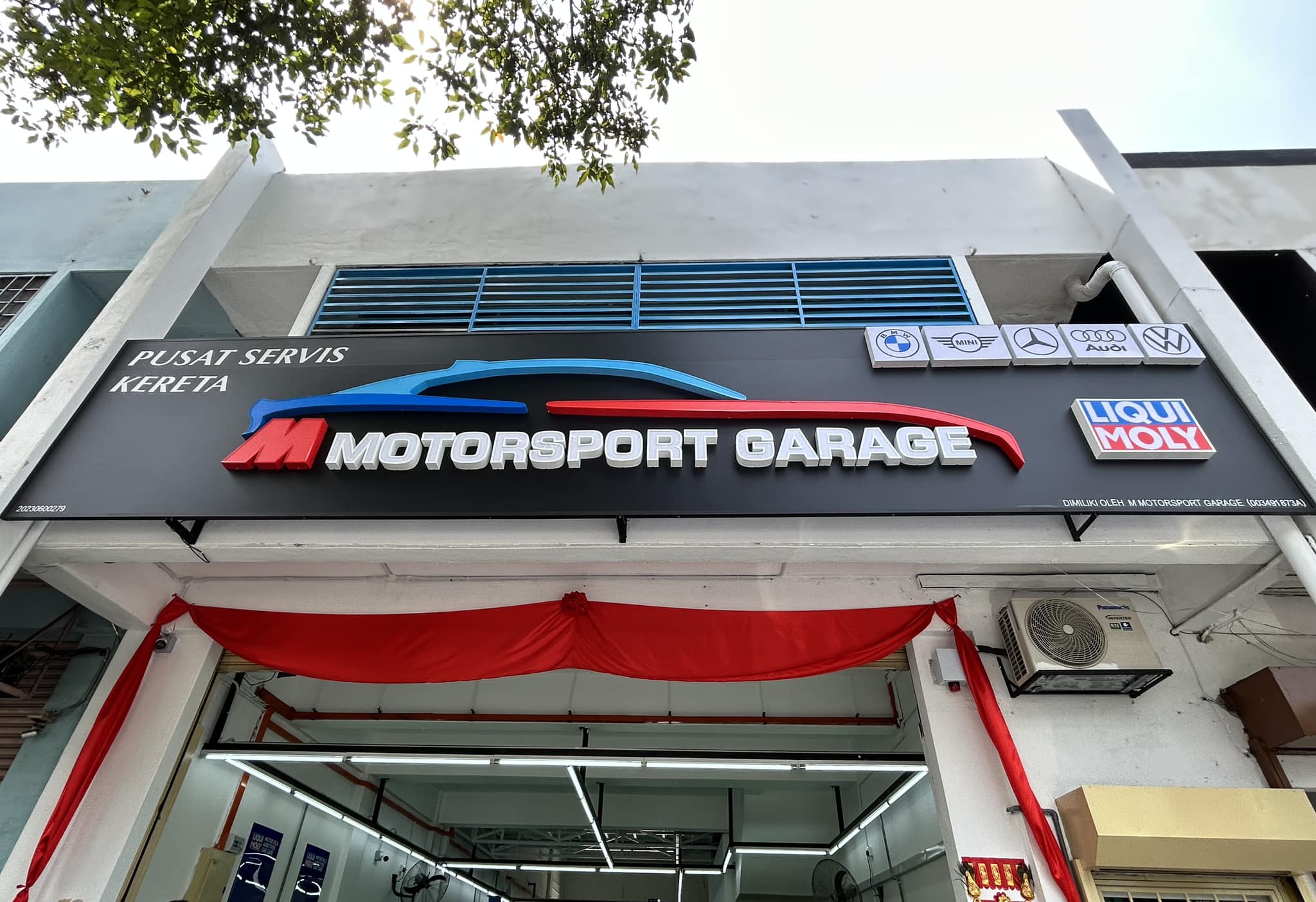 M MOTORSPORT GARAGE
